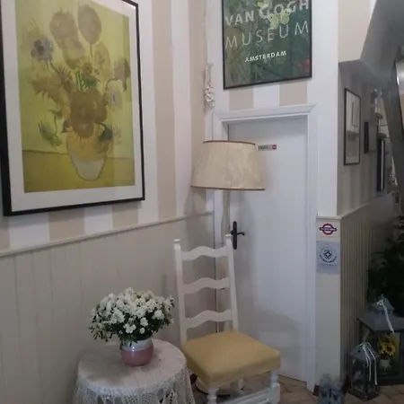 Maison La Vela Отель Форте-деи-Марми